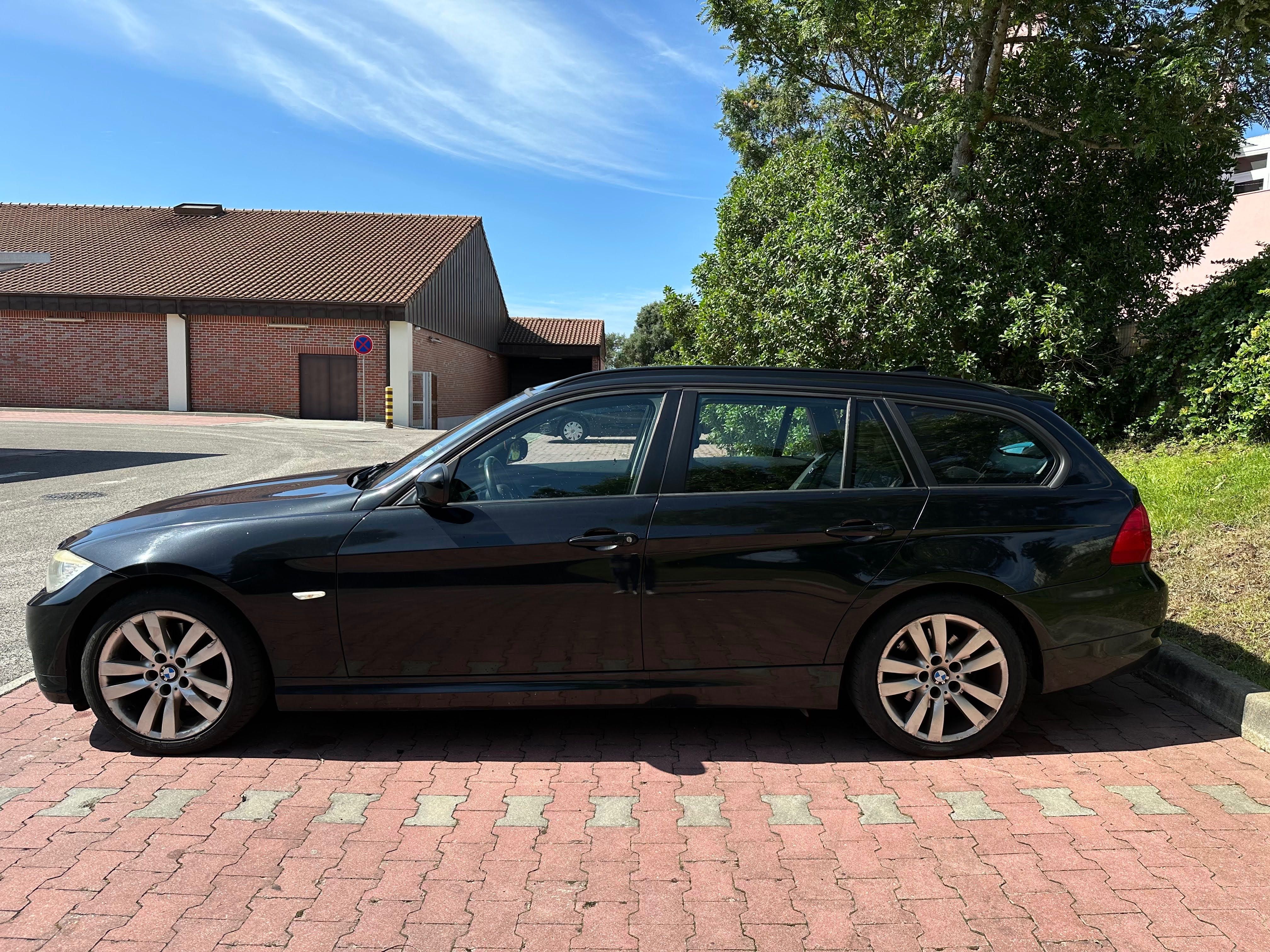 Vendo BMW 320 com 184cv de 2011 em estado impecável