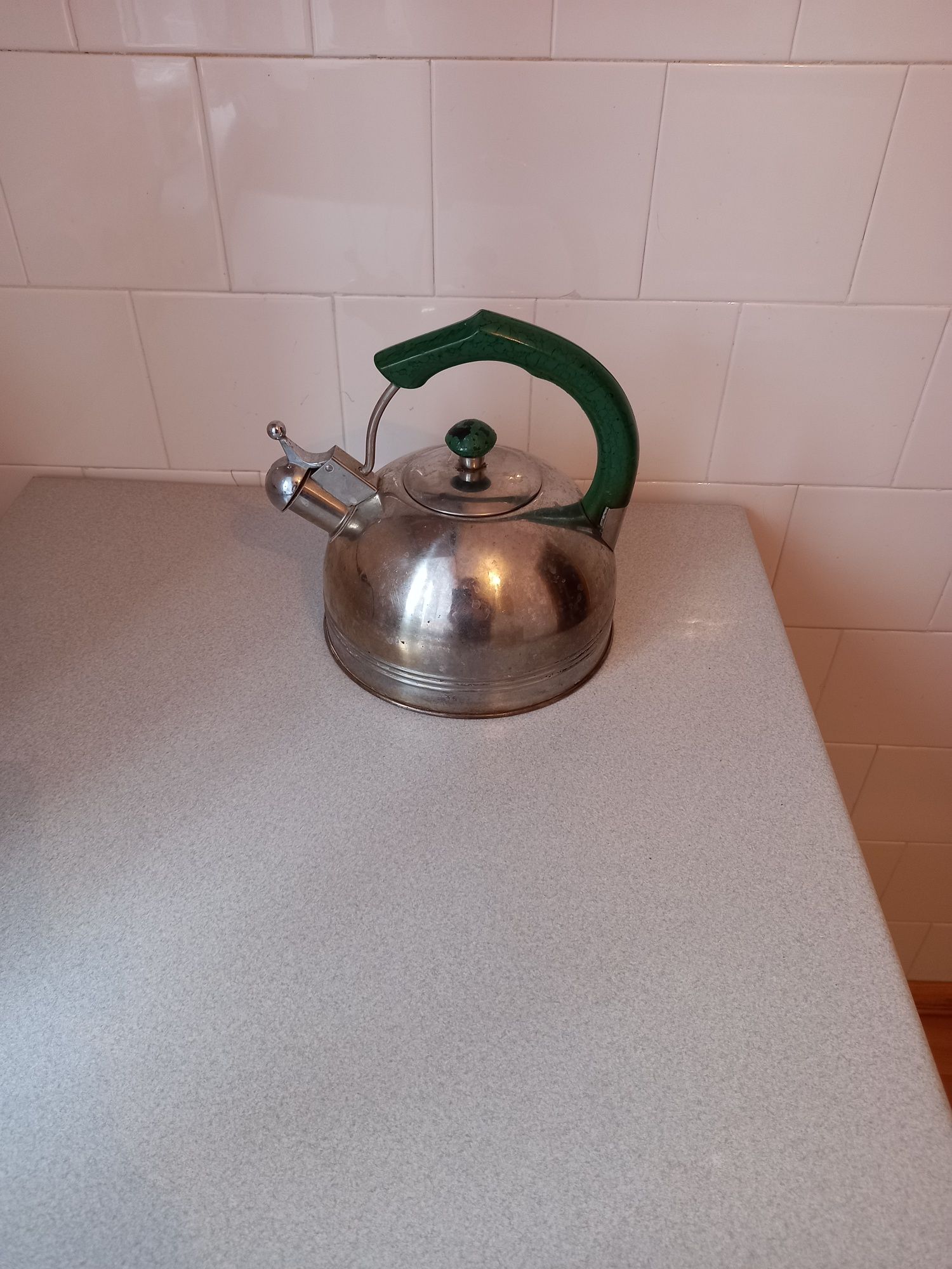 Продам б/у чайник з нержавійки на 2,5 літра.
