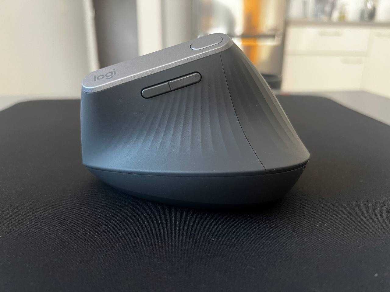 Logitech MX Vertical Ergonomic