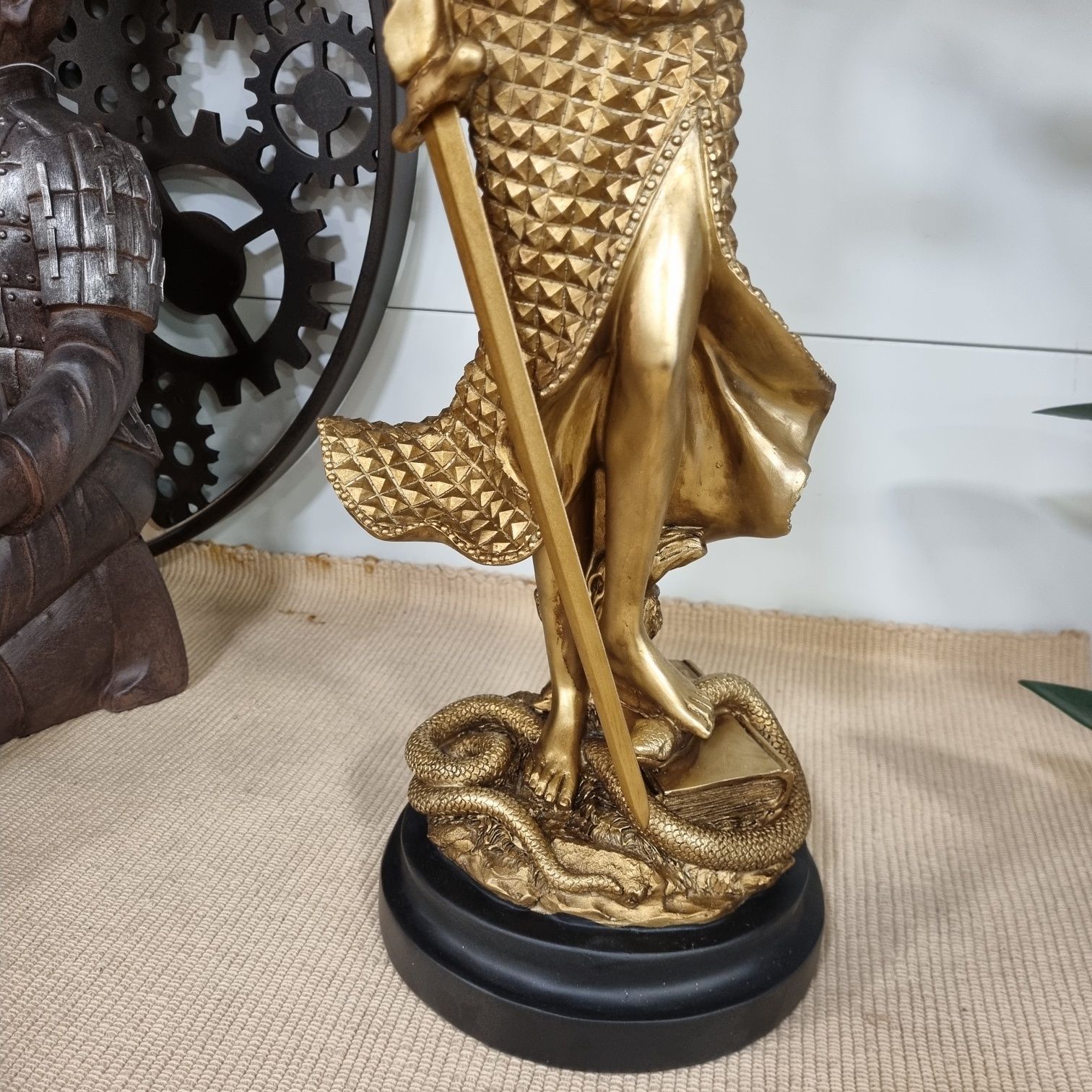 Deusa da Justiça Dourada - 20x62cm By Arcoazul