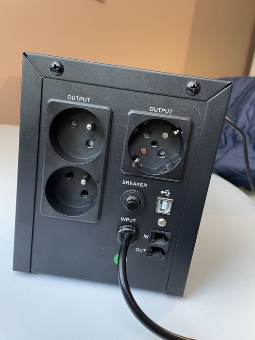 Zasilacz awaryjny UPS