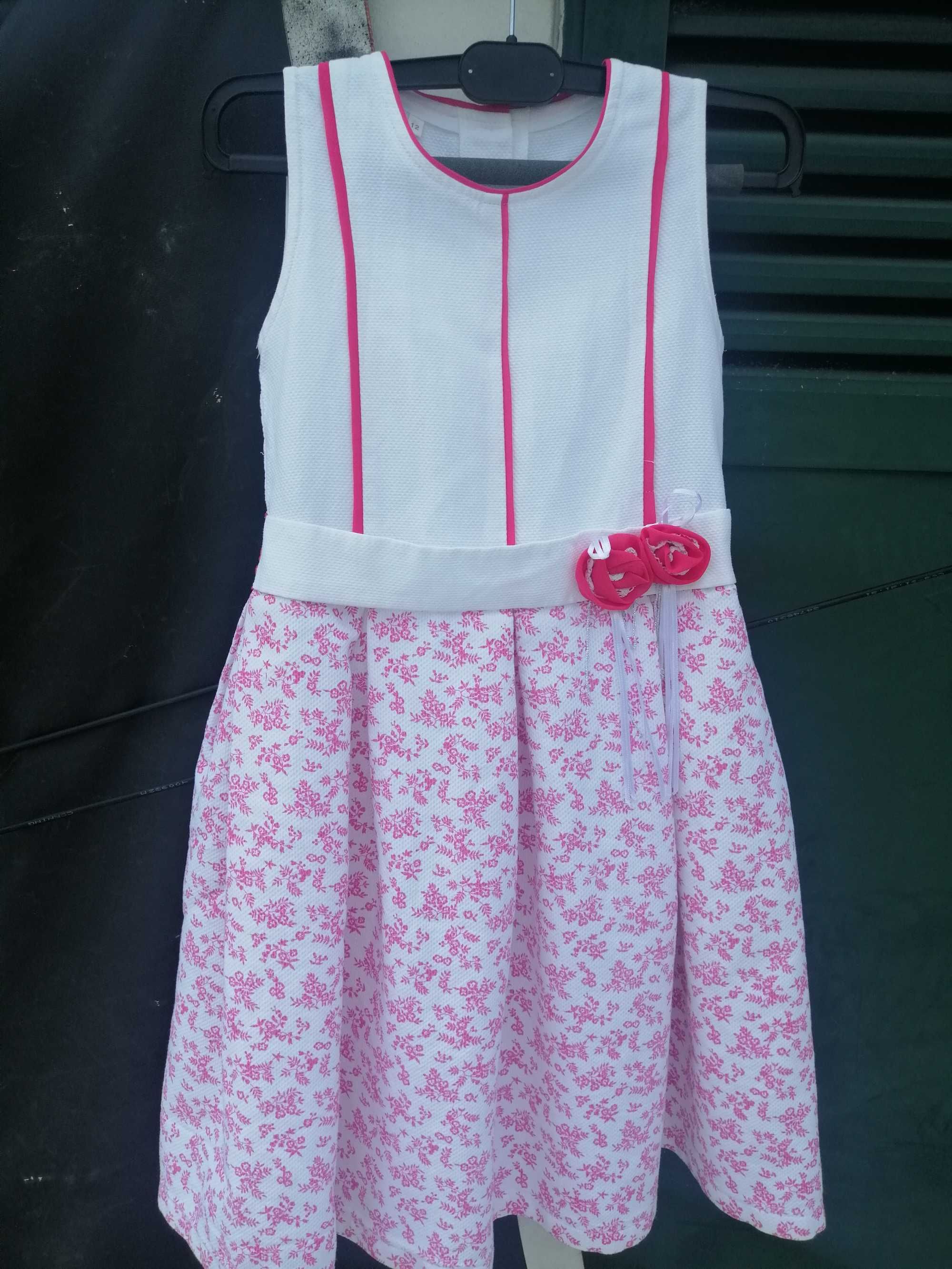 Vestido de menina tamanho 12