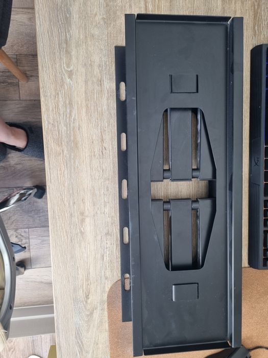 Потужний тримач для великого телевізора з можливістю регулювання