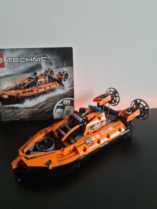 LEGO Technic 42120 poduszkowiec ratunkowy
