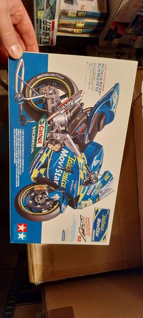 Model do sklejania motocykl Yamaha Honda Valentino Rossi goldwing 1/12