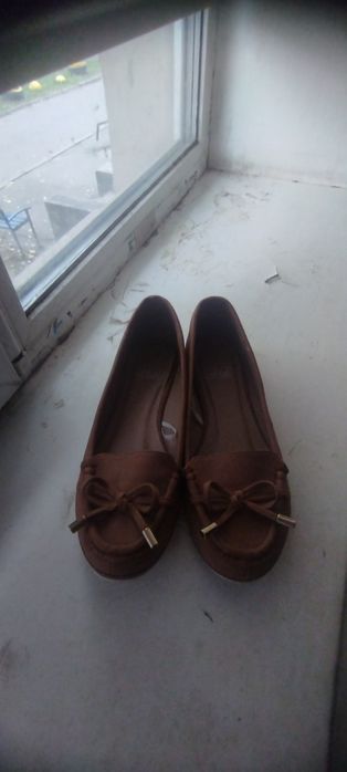 Продам дёшево детские туфли