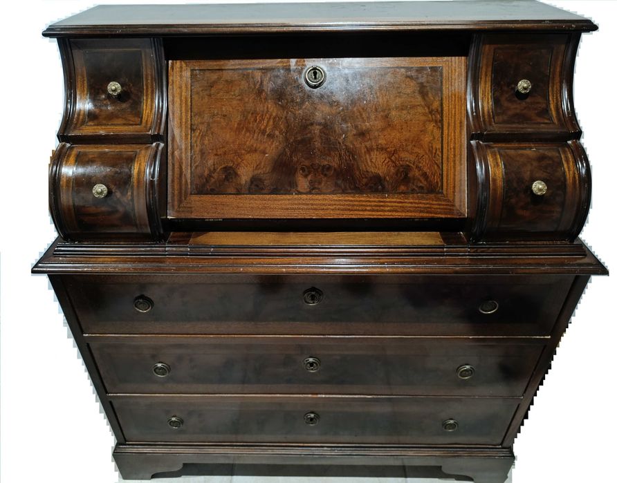 Escrivaninha de Nogueira e Raiz de Nogueira