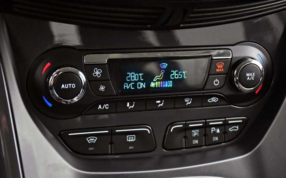 Ford Kuga 2013 року