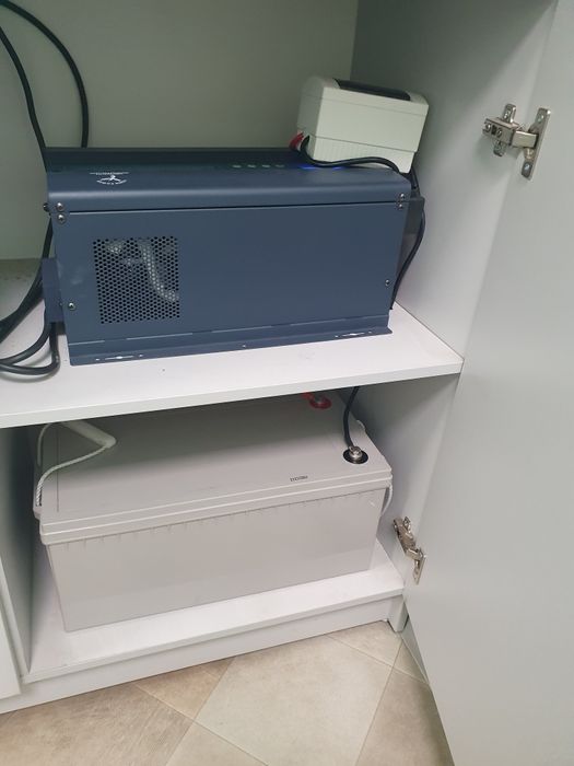 Комплект бесперебойного питания инвертор и аккумулятор