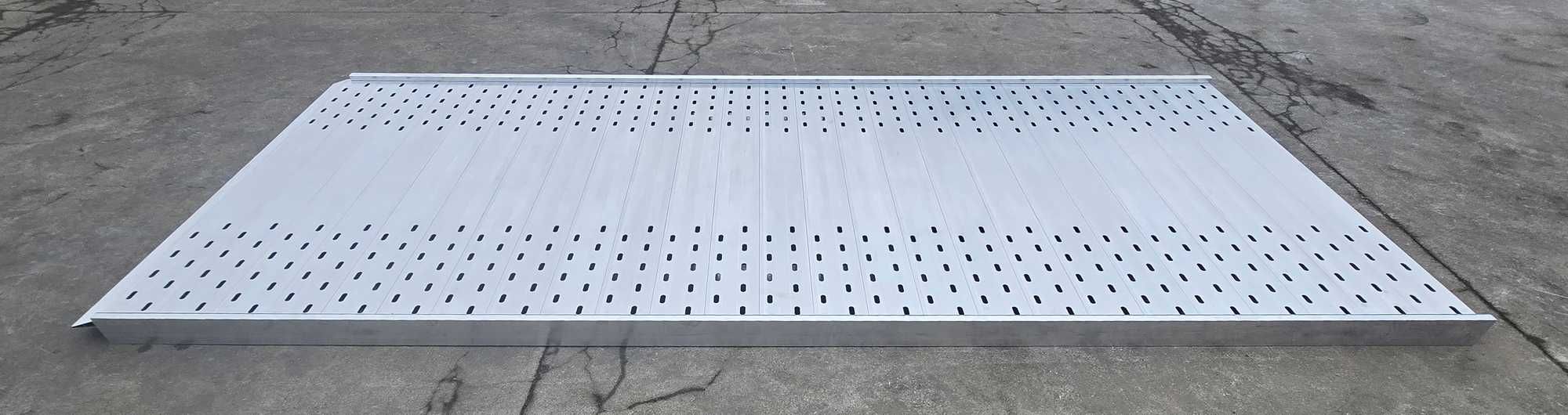 Platforma ALU 4700x2100mm deski + obrzeże Laweta Najazd Cert. VDI 2700