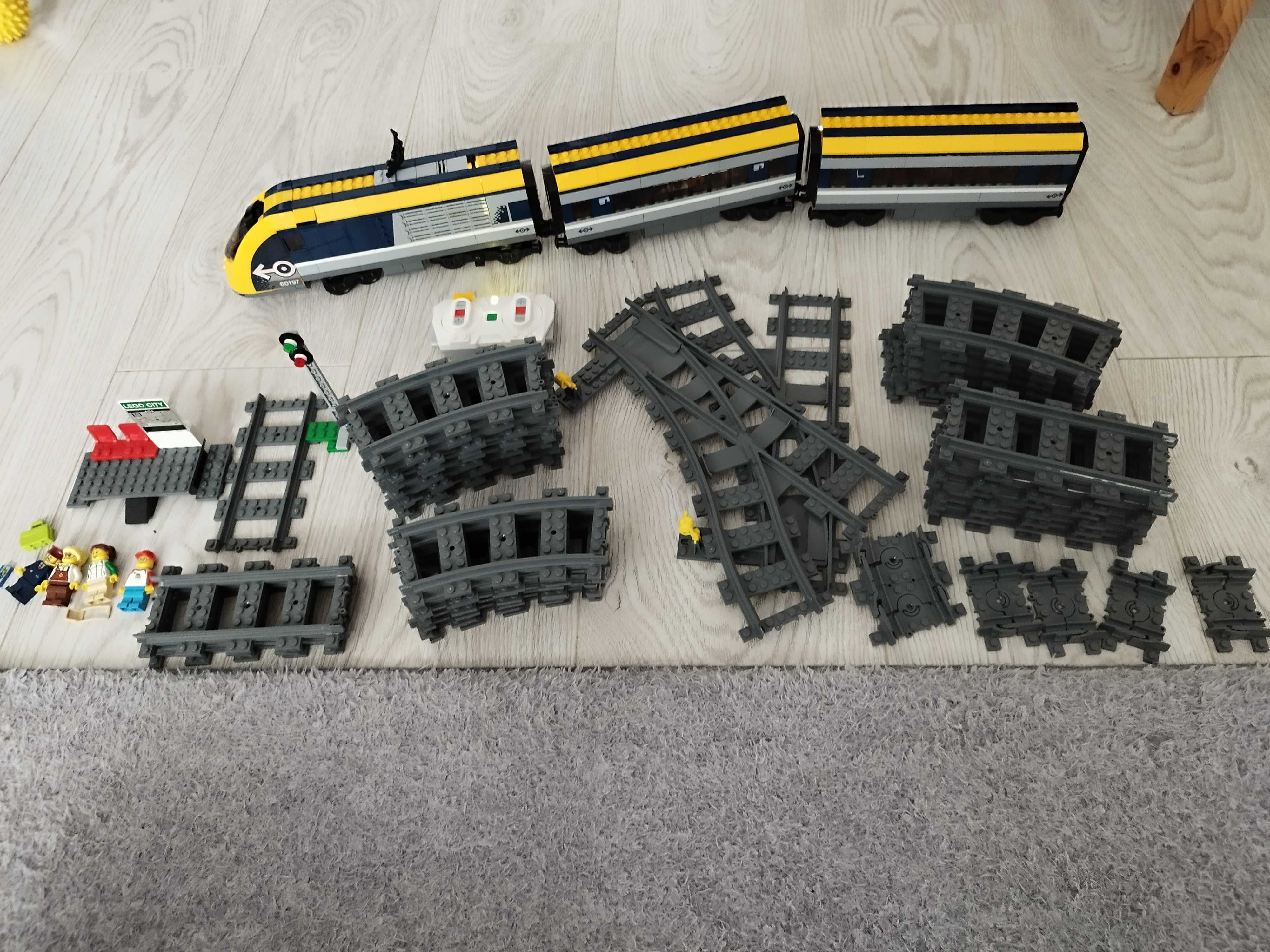 Lego 60197 pociąg pasażerski plus dodatkowe tory i zwrotnice