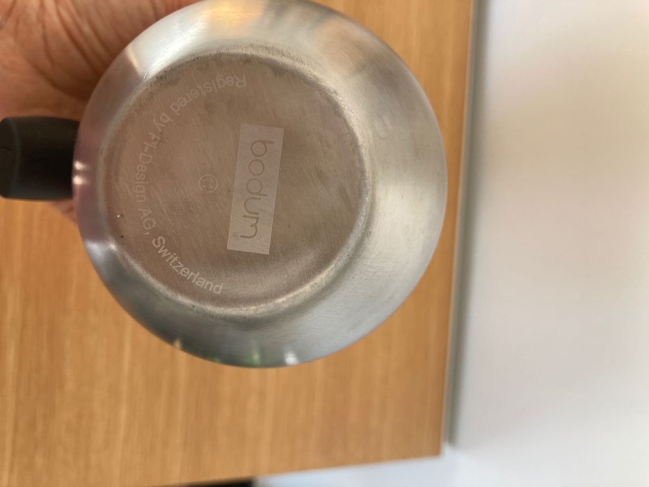 leiteira em inox da marca BODUM
