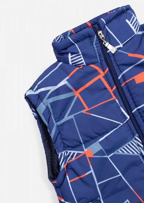 Безрукавка для хлопчика 6 років.