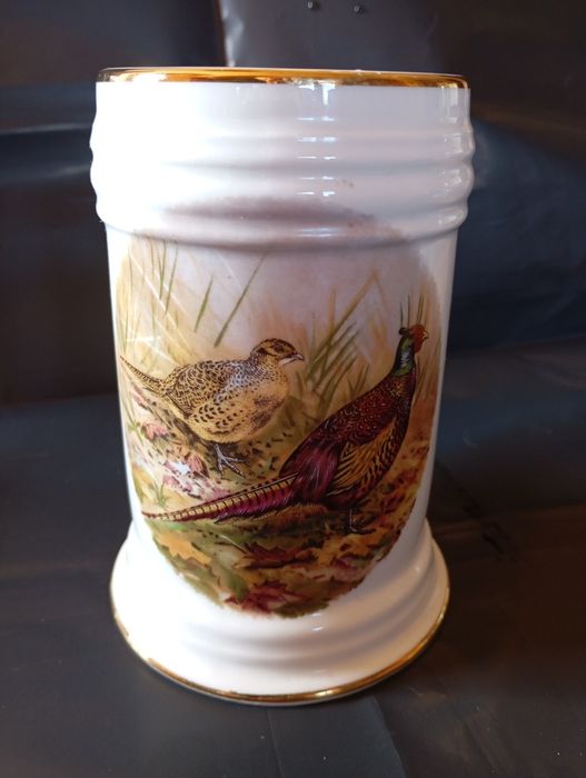 Kolekcjonerski kufel z porcelany.