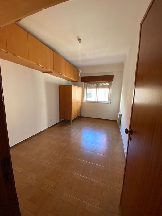 Apartamento T2 junto à Gare do Oriente e Moscavide