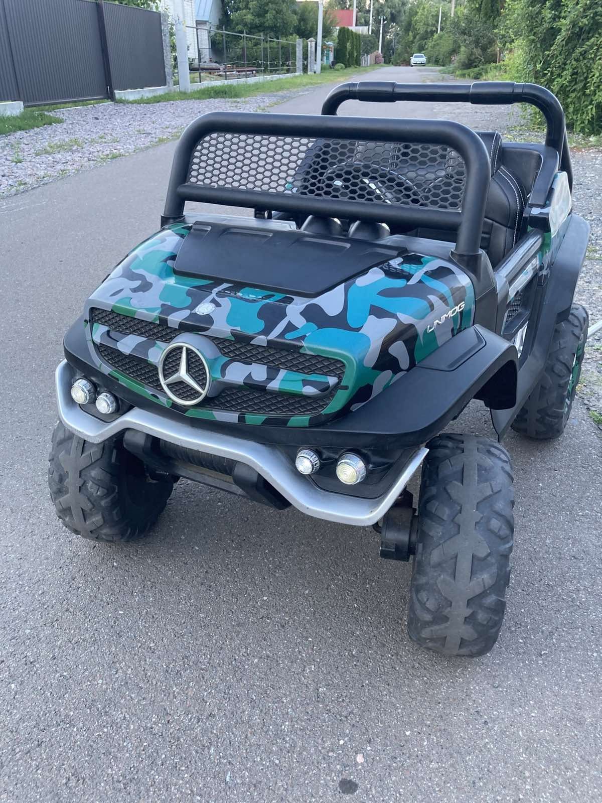 Дитячий електромобіль Mercedes Unimog 4x4