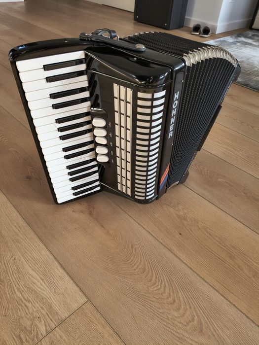 Akordeon Hohner CONCERTO III T 72 basy 3, stan,jak NÓWKA!