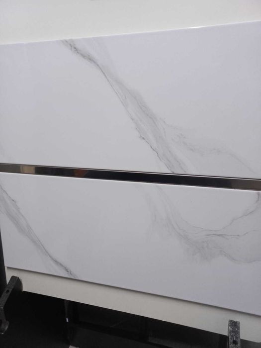 Płytki Ścienne 25x60 Gatunek 1 . Kilka wzorów