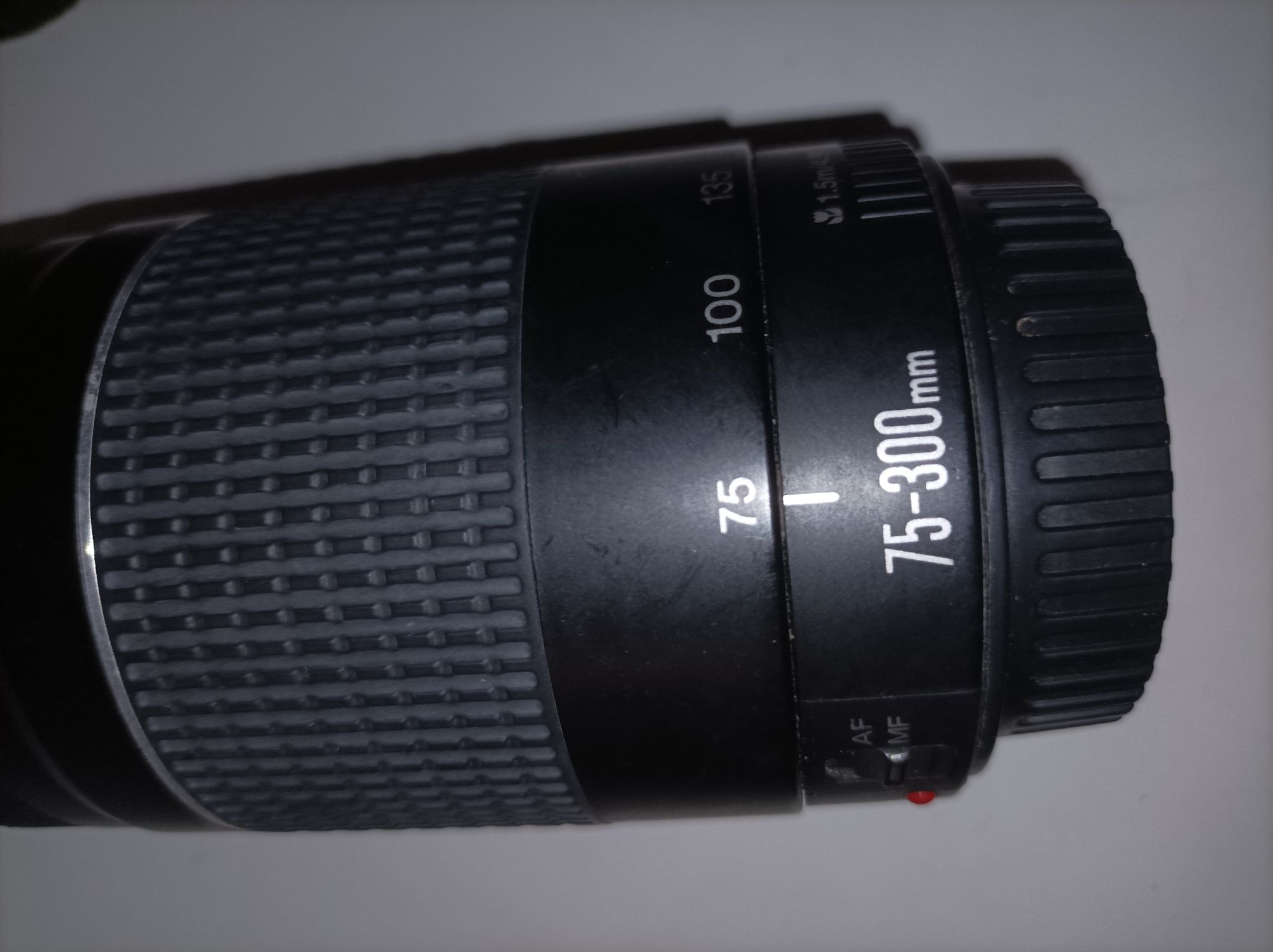 Objetiva Canon 75-300 mm 4/5/6 III