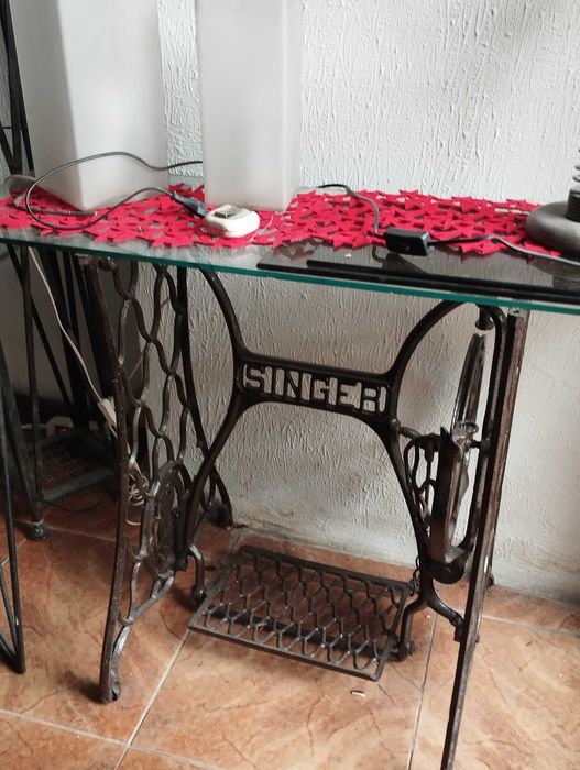 Pe de máquina de costura mesam