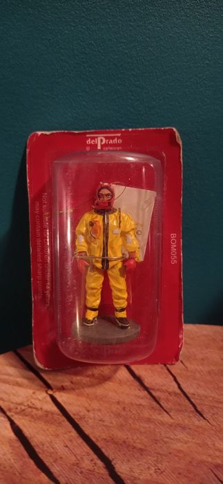 delPrado seria Strażacy świata strażak - nurek 2003 r. figurka nowa