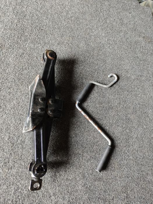 Lewarek podnośnik koła zapasowego peugeot citroen jumper fiat stilo