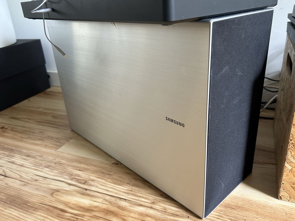 Tv samsung 65'' com coluna subwoofer e braco de apoio parede