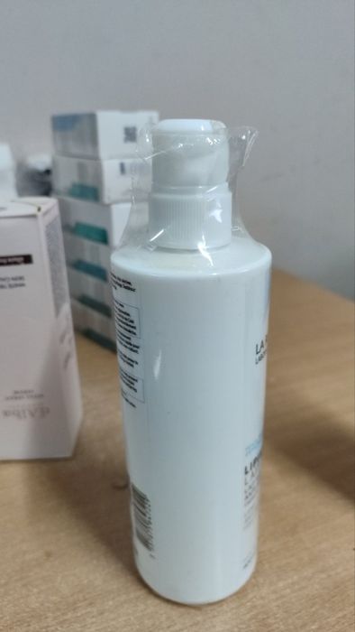 Уцінка ліпідовідновлювальний бальзам для дуже сухої шкіри