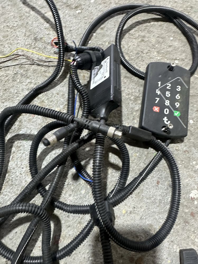 Trackunit, Panel, szyfrator, gps do maszyn budowlanych