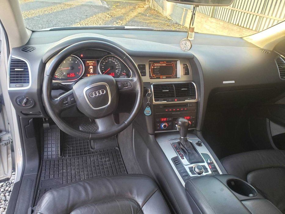 Продам Audi Q7 3.0 дизель