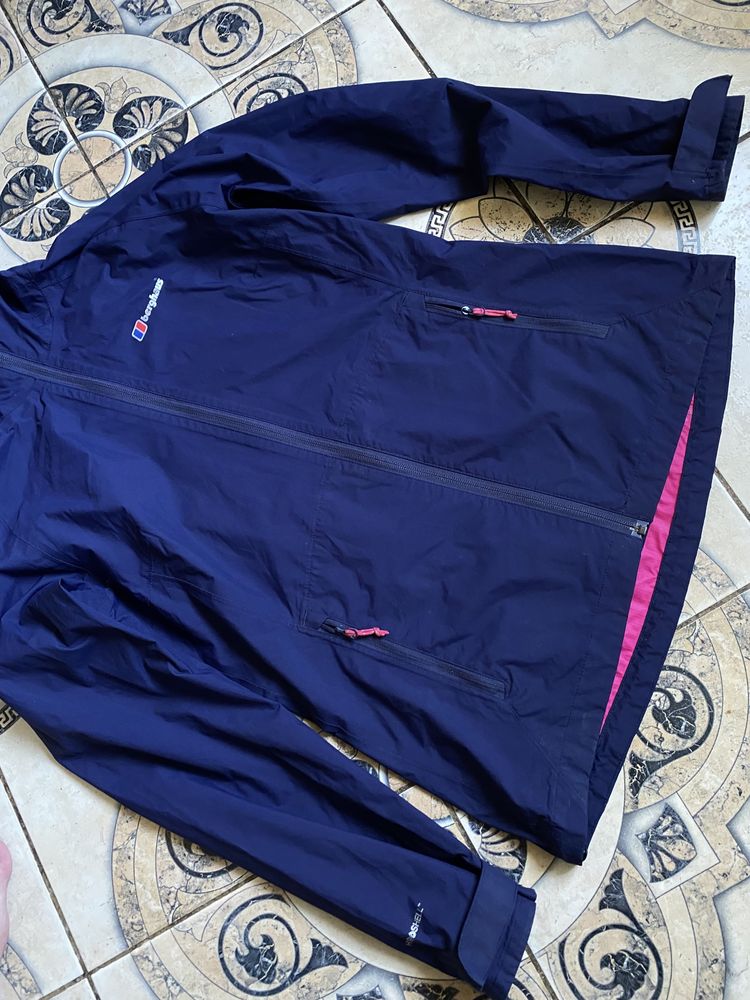 Женская куртка ветровка штормовка Berghaus HydroSHELL