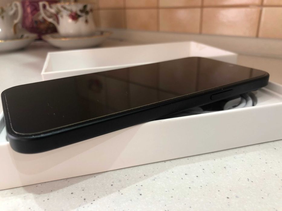Iphone 15 plus 90% baterii