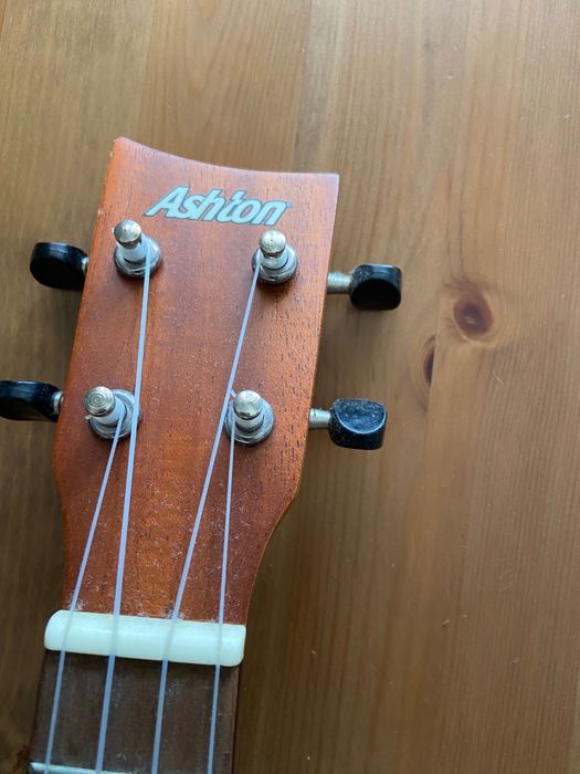 Ukelele Ashton UKE200SP