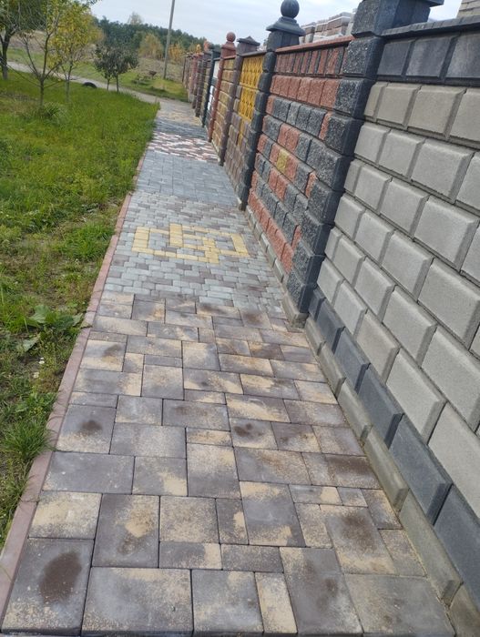 Блоки на паркан, бруківка