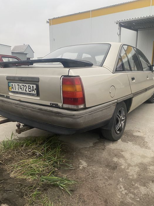 Опель омега 1988року