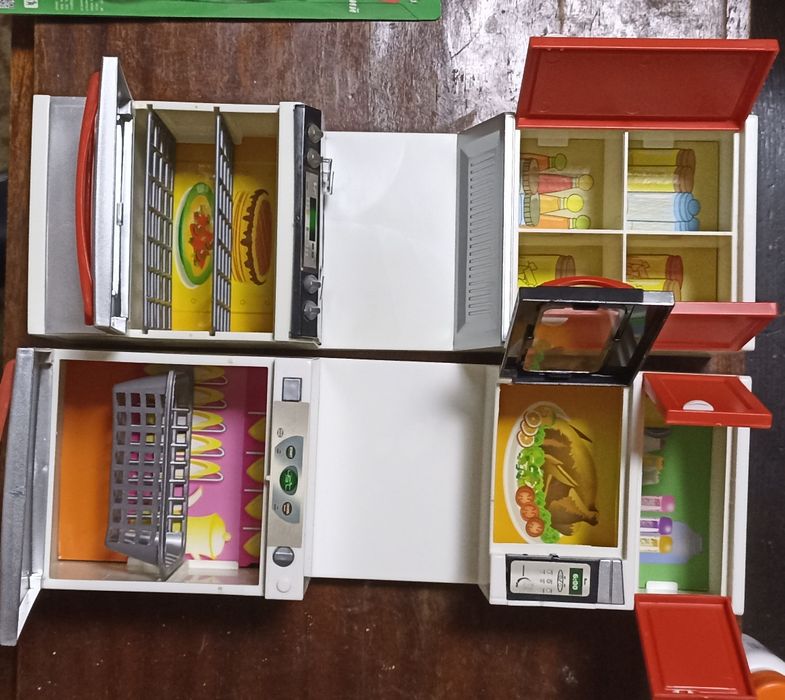 Кухня іграшкова .