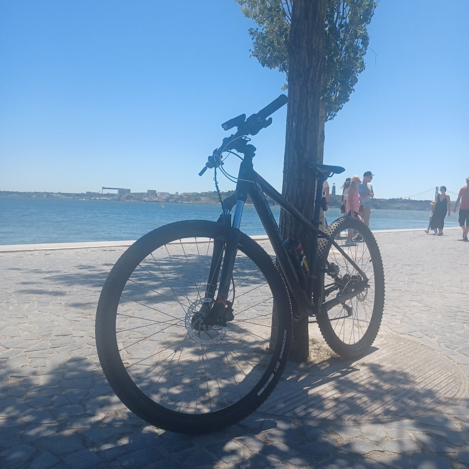 Bicicleta Cube roda 29