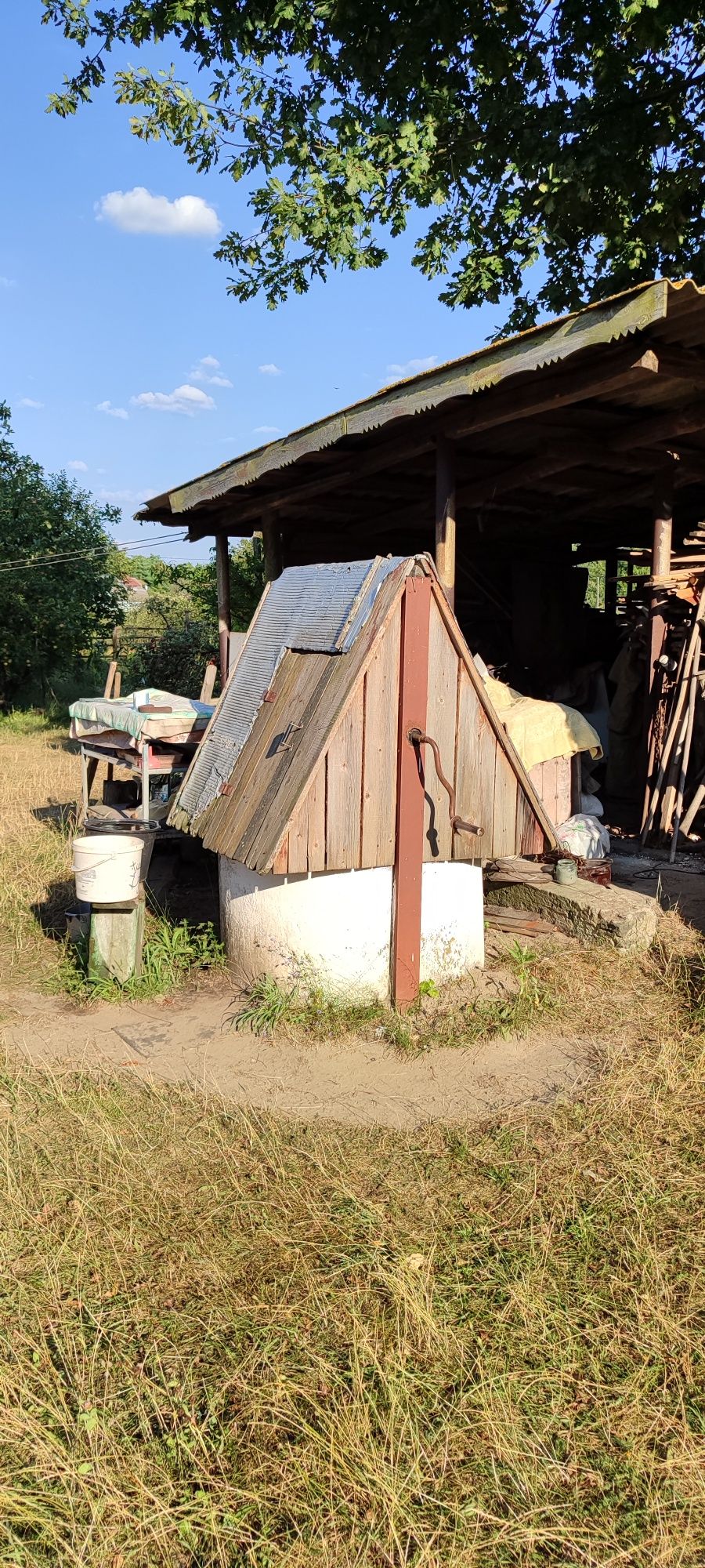 Продам фасадну ділянку з будинком в Корчаку