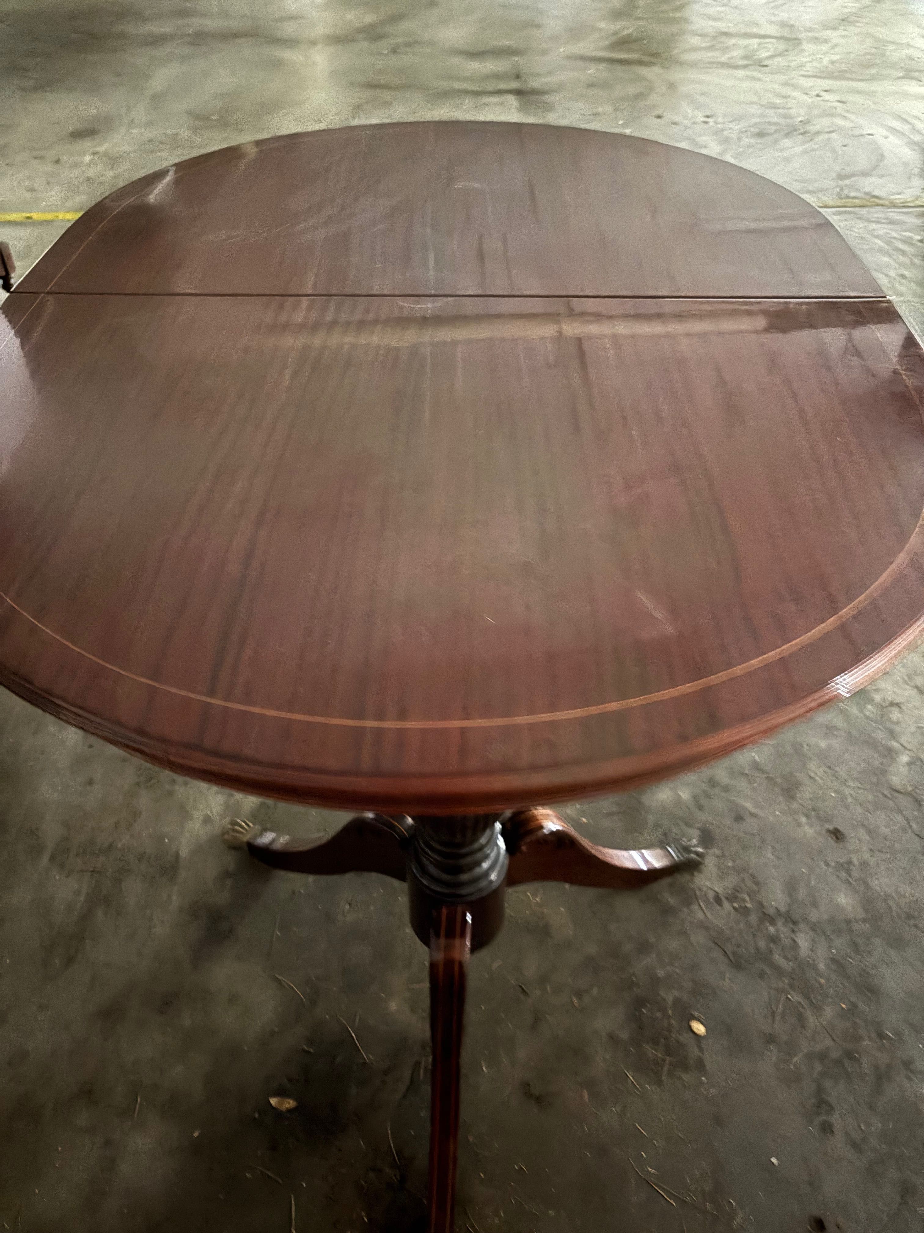 Mesa de Madeira extensível em excelente estado.