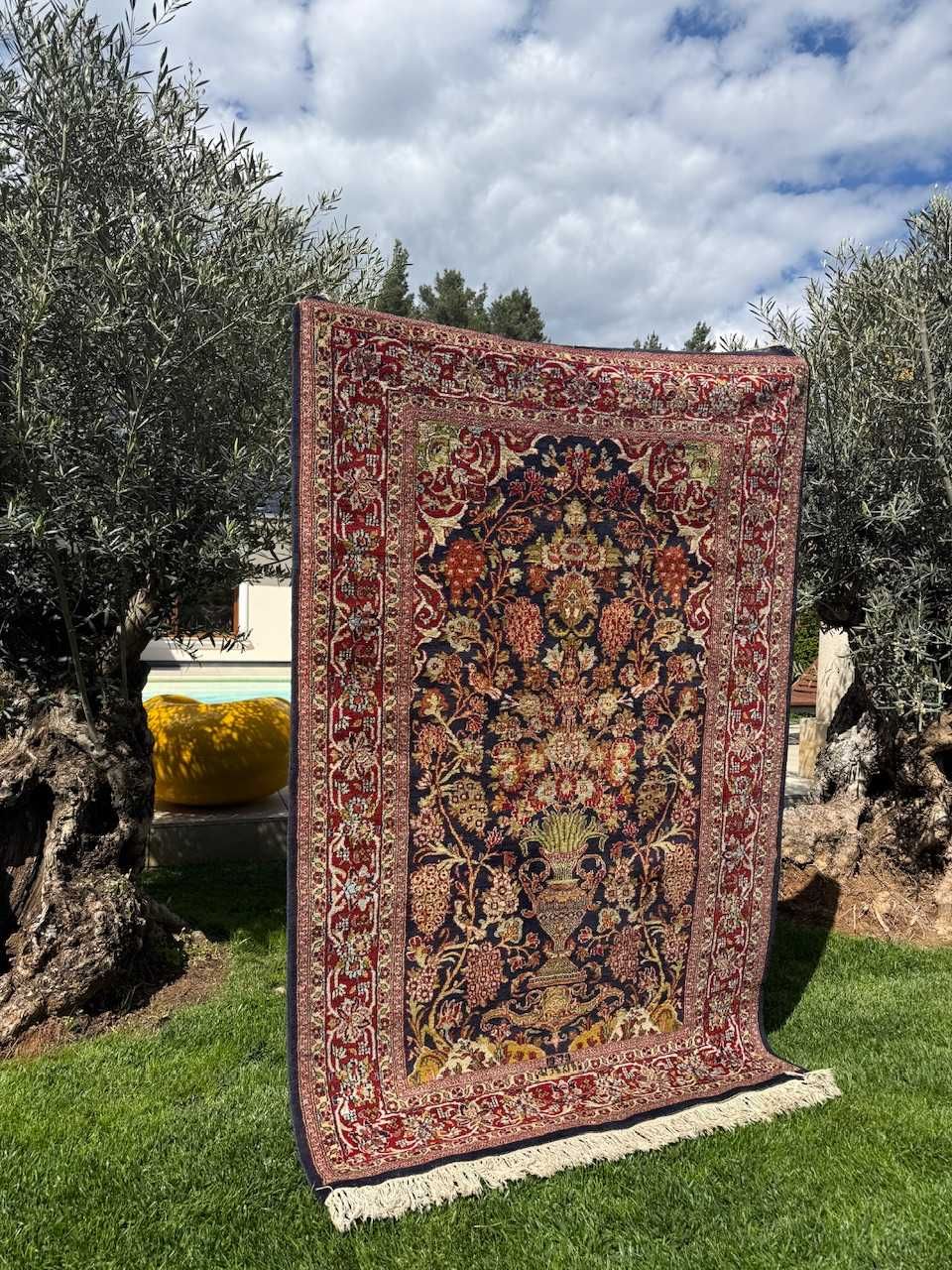 Kaszmirowy z 1979 r. tkany dywan perski Iran Goum 200x120 gal. 12 tys