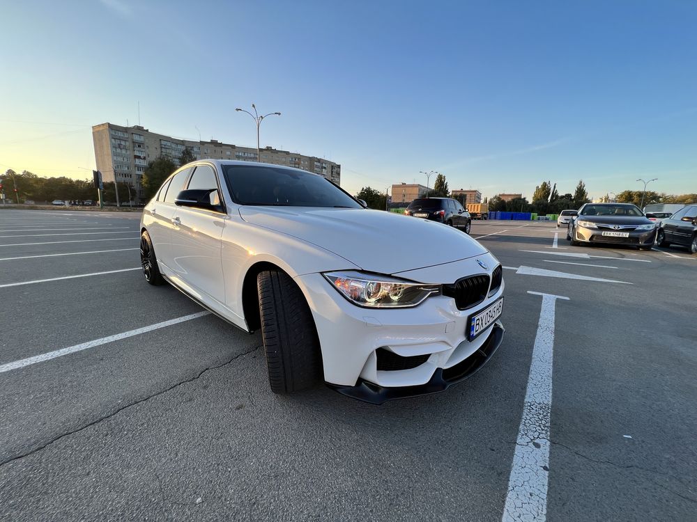 Комфортна BMW F30 320і