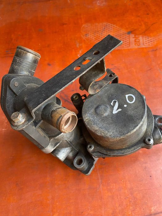 Вакуумный насос 2.0 Ford Transit 2.0 tdi 2000-2006 год