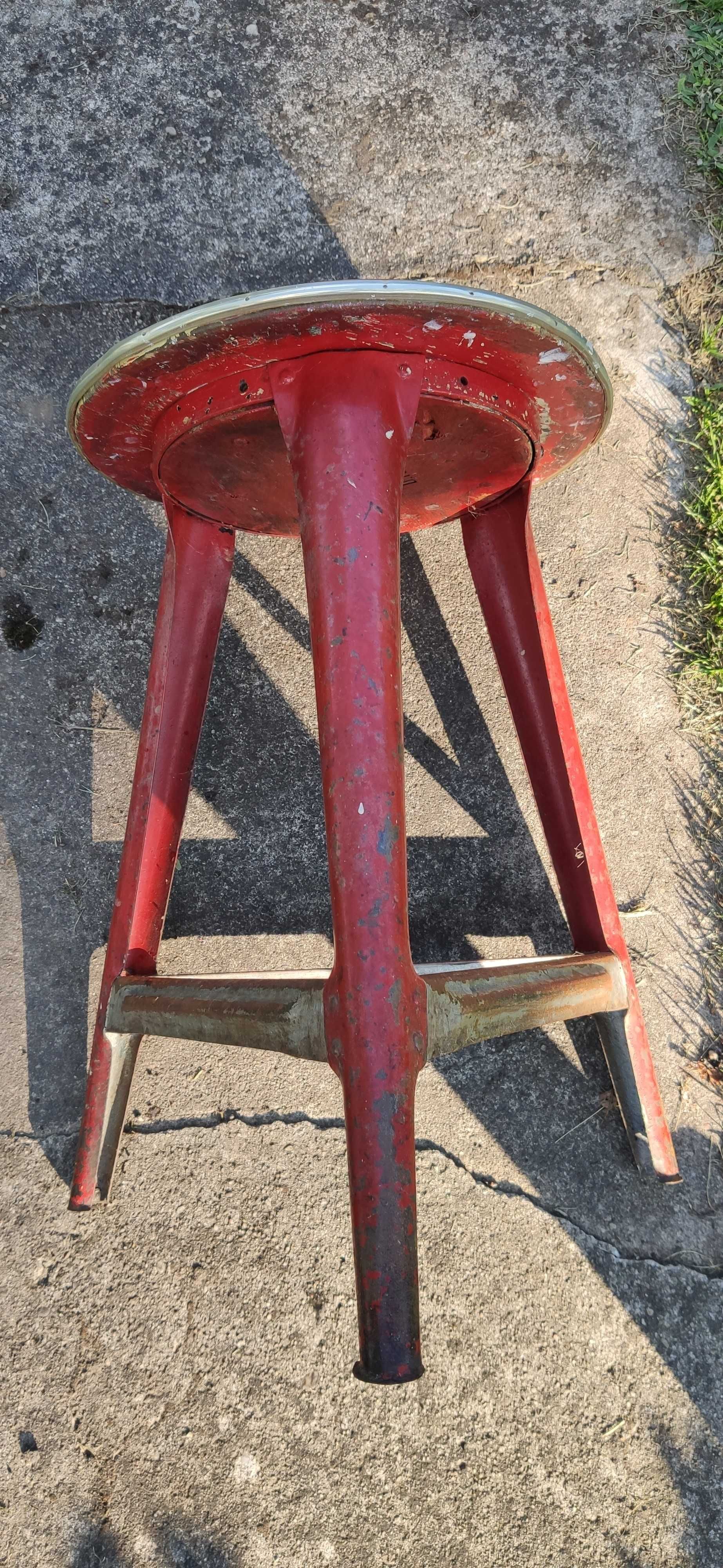 Taboret niemiecki  metalowy D.R.G.M.