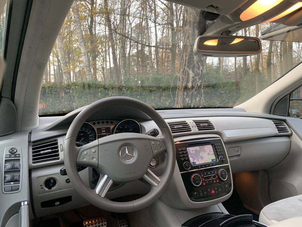 Mercedes R500 V8 4MATIC wersja 6 osób