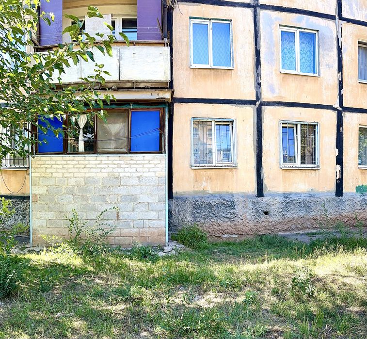 2--х 44 квартал, ул Калантая, 22,  не угл, пристр балкон, погреб