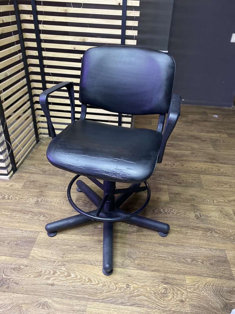 Продам офісний стілець