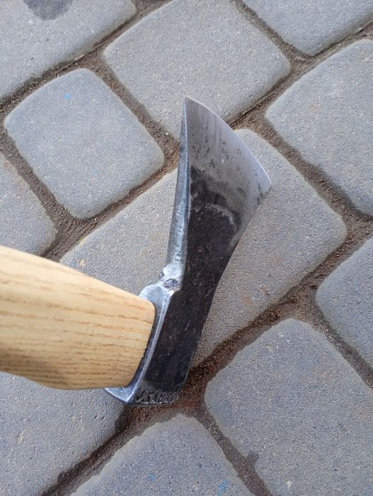 Ręcznie kuta siekiera Końskie BN 0,7
