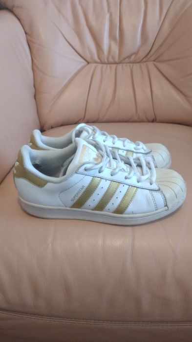 Buty sportowe Adidas superstar rozmiar 35