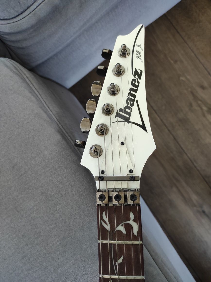 Ibanez jemjr wh Steve Vai gitara elektryczna