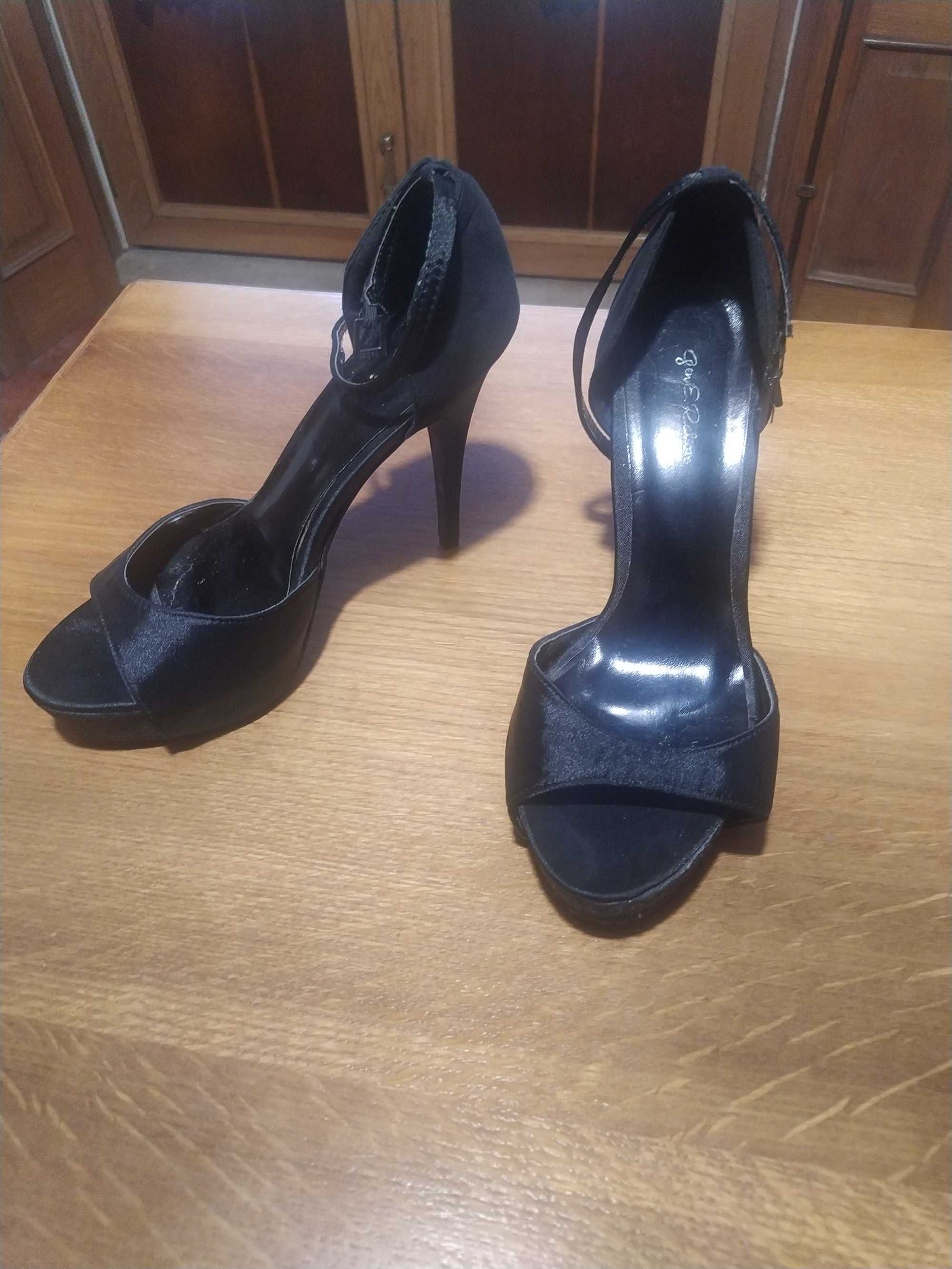 Sapatos para festa